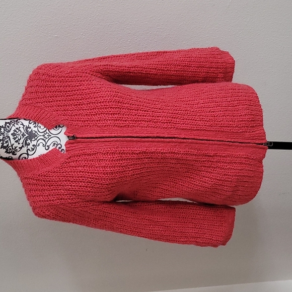 💕CABI ZIPPER SWEATER. 💕 - Picture 2 of 10